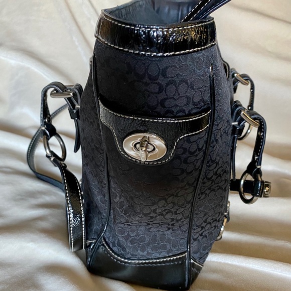 Signature Coach Tote - Picture 4 of 6
